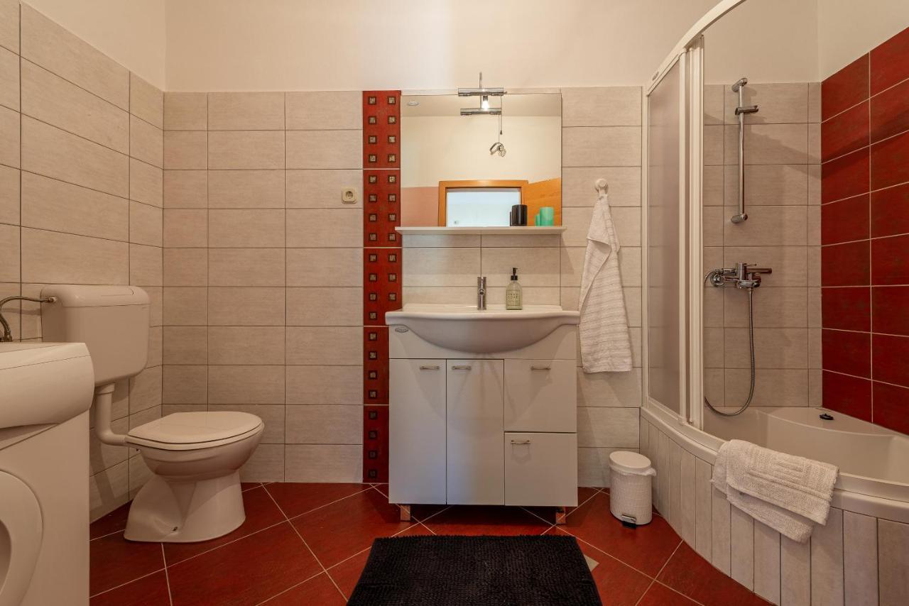 Apartment Brgacelj Kali Eksteriør billede
